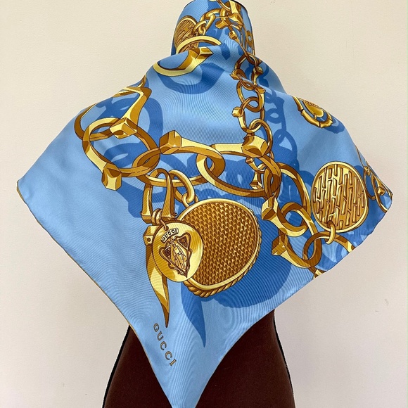 New Gucci Logo Chains Blue Gold Twill Silk Scarf with Gift Gucci Box - Picture 5 of 12
